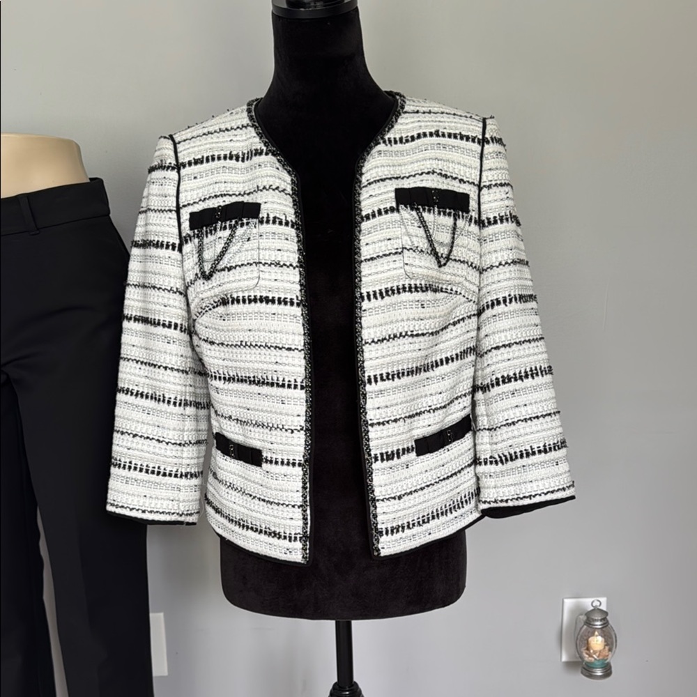 Chic Striped Women's Jacket - Black & White